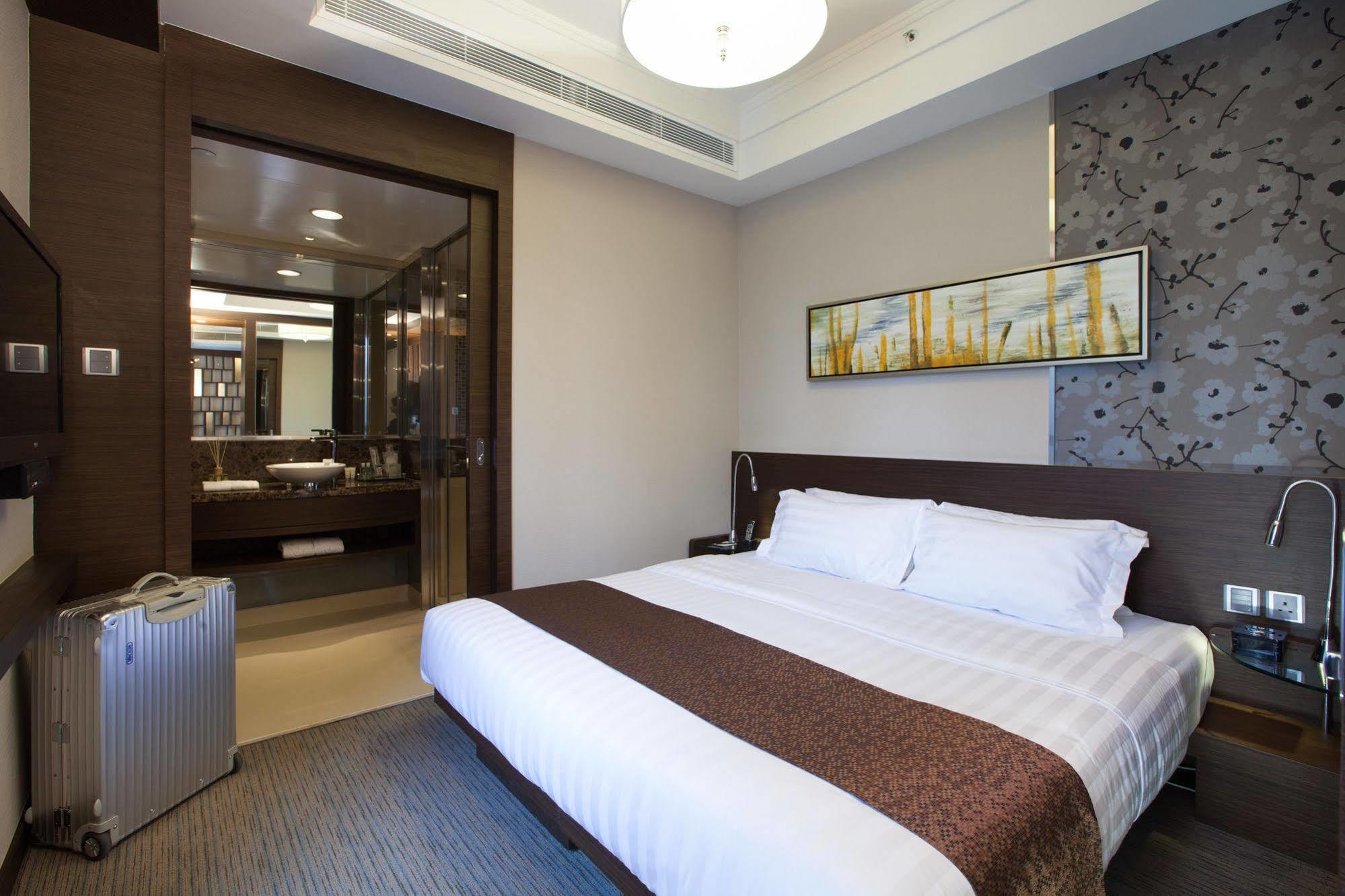 Rosedale Hotel Kowloon Hongkong Zewnętrze zdjęcie